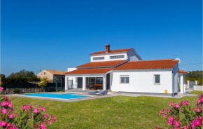 Three-Bedroom Holiday Home in Galizana